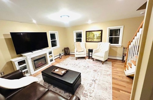 Lagrangeville Cottage | Fabulous 2-bedroom Creekside cottage on the historic Collins Estate.
