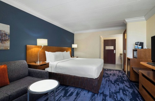 Herndon Hotel | Fairfield by Marriott Inn & Suites Herndon Reston