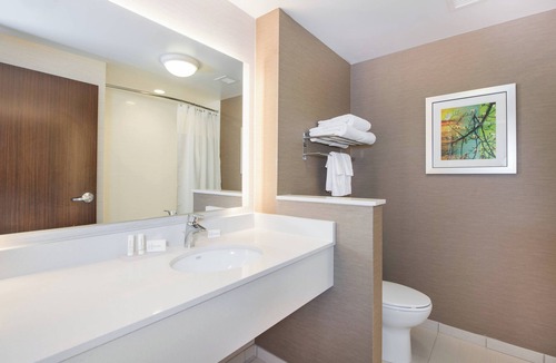 Downtown Dayton Hotel | Fairfield by Marriott Inn & Suites Dayton Downtown