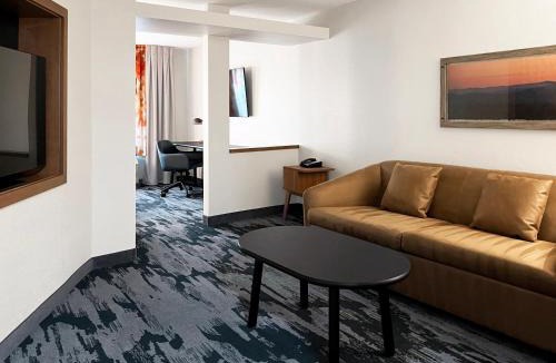 Rogers Hotel | Fairfield Inn & Suites by Marriott Rogers
