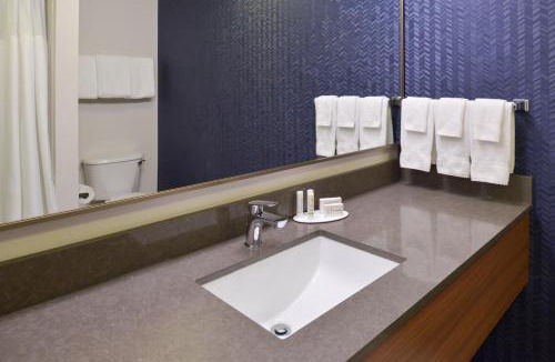 New Stanton Hotel | Fairfield Inn & Suites by Marriott Pittsburgh New Stanton