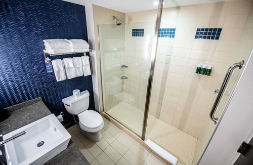 Strabane Hotel | Fairfield Inn & Suites by Marriott Washington Casino Area