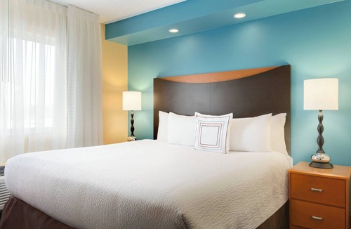 Maumee Hotel | Fairfield Inn & Suites Toledo Maumee