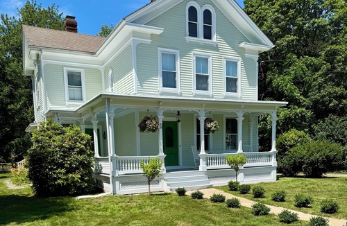 Westbrook Center House | 🍂 Fall Foliage Special: Book 2 Nights, Get the 3rd Night Free! Oct. 1–Nov. 8