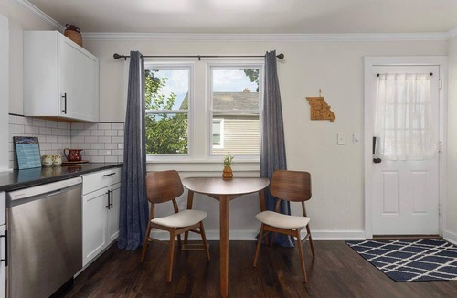 Lee's Summit House | Family Favorite Sleeps 8 Ready Walkable