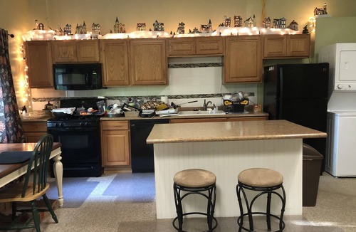 Rabbit Creek Apartment | Family Friendly 1,000 sq. ft. Basement Apartment