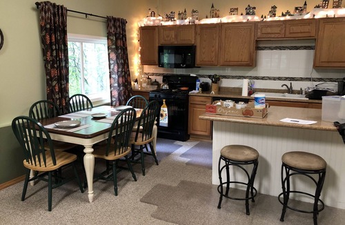 Rabbit Creek Apartment | Family Friendly 1,000 sq. ft. Basement Apartment