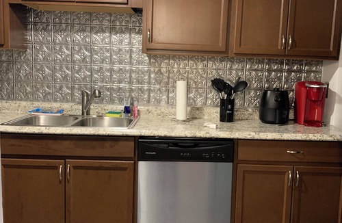 Downtown Baltimore House | family-friendly 2-bedroom home in Baltimore with WiFi, AC, Pool table, Poker