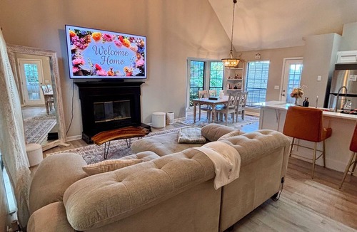 Nashville House | Family Friendly 3 Bedroom +Loft Brentwood Home