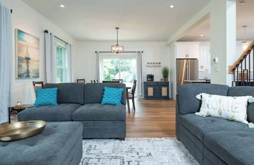 Wakefield Condo | Family-Friendly Townhouse in Wakefield with Garage