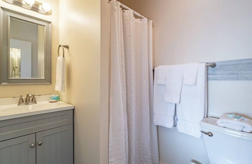 Rehoboth Beach Hotel | Family Friendly Stay w/Kitchen | Ocean Glass Inn | Free Parking & B'fast