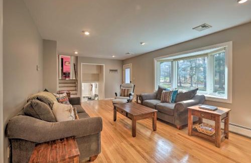 Woodbury House | Family-Friendly Woodbury Home with Yard + Deck!
