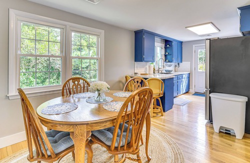 Newport East House | Family Gem w/Spacious Yard: 5 Mi to Second Beach