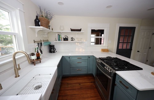 Wallingford Center House | Family, pet friendly downtown New England charmer. Mins from Yale, Choate, QU.