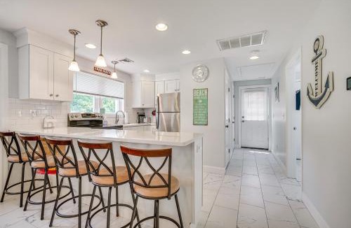 Old Lyme House | Family Retreat in Old Lyme Gated Miami Beach