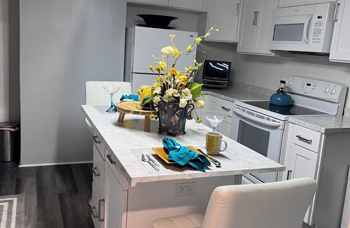 East Hartford Apartment | Fantastic 3-bedroom apartment with AC in East Hartford