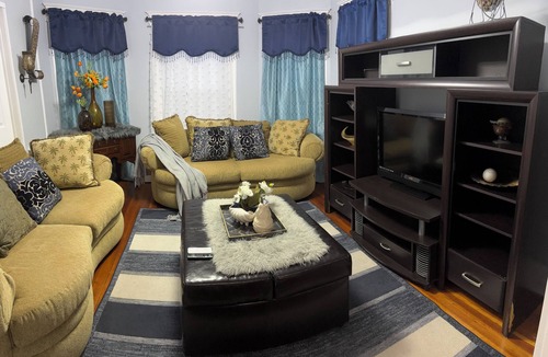 East Hartford Apartment | Fantastic 3-bedroom apartment with AC in East Hartford