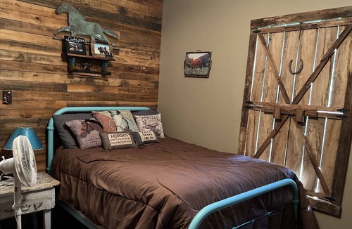 Victor Other | Farm Charm near New River National Park