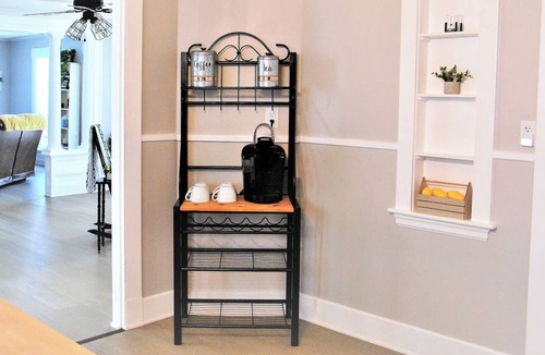 Waterville Apartment | Farmhouse Oasis |Washer/Dryer| Fireplace
