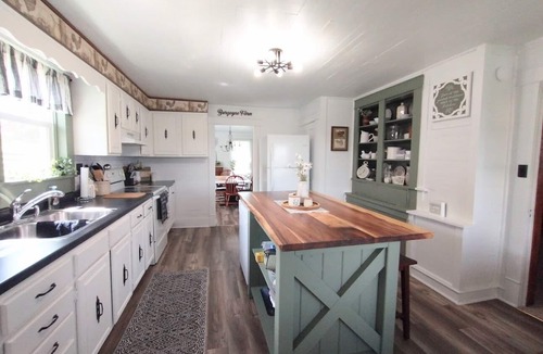 Upper Tract House | Farmhouse with Mountain Views
