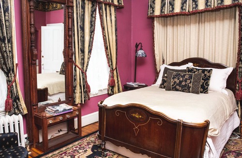 West Chester Bed & Breakfast | Faunbrook Bed & Breakfast