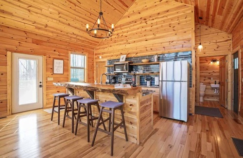 McArthur Cabin | Fern Haven A Modern Take on Hocking Hills Cabins
