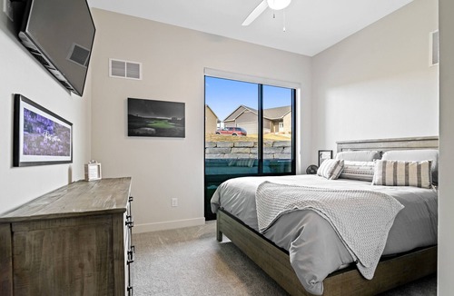 Manhattan Condo | Fieldhouse | MHK - A Colbert Hills Luxury Retreat