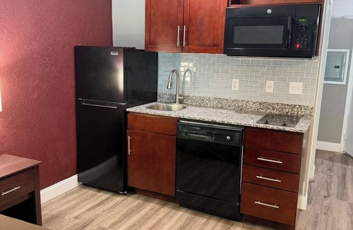 Fairmont Apartment | Fieldstone Apartments & Studios