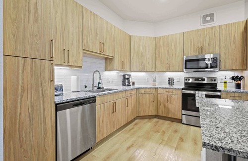 Far North Dallas Apartment | FIFA Stay Modern 2BR Galleria Dallas with Amenities