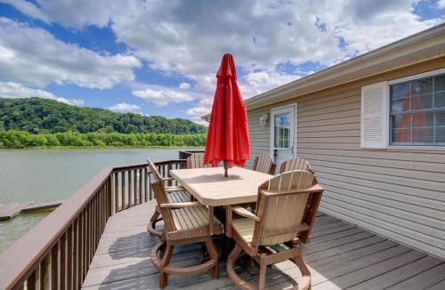 Draper House | Fire Pit & Floating Dock! Claytor Lake Hideout