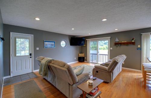 Draper House | Fire Pit & Floating Dock! Claytor Lake Hideout
