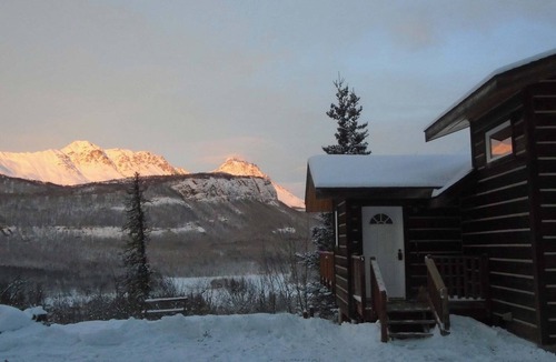 Sutton-Alpine Cabin | Fireweed Guesthouse! Relaxation with a view. Cannabis and pet friendly!