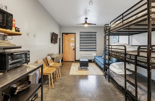 Pacific Hotel | First floor group suite for 5 with pool
