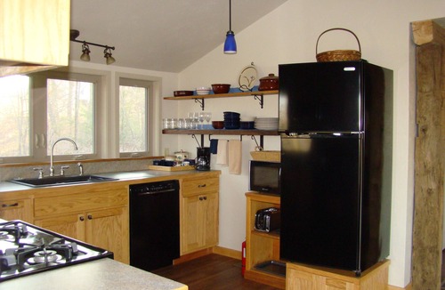 Fort Hill Cottage | Fish, hike, bird watch, Spring flowers - 5 Star Reviews - unplugged & private