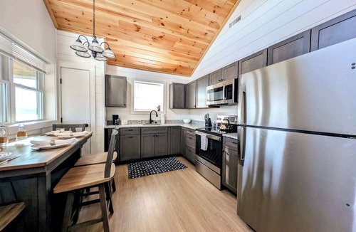 Sullivan House | Fishing Cabin w/Fire Pit & 5 minute walk to the beach