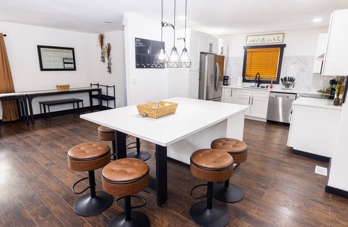 North Kansas City House | Flagship Park - 10 Mins to Everything!