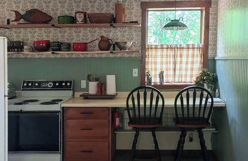 Tecumseh Cottage | Float, Fish & Unwind at Muleshoe Cottage - River Views and Close to Outfitters