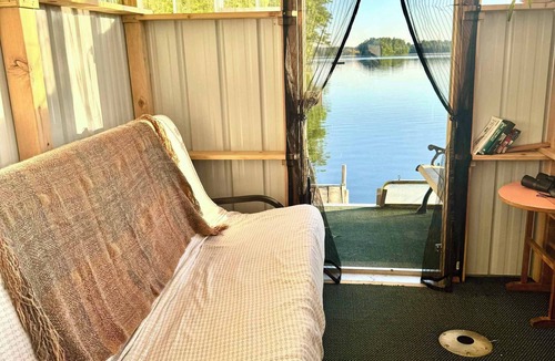 Monmouth House | Floating Island Dome - Pet-Friendly Lake Retreat