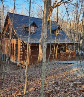 Mannsville House | Flying High Luxury Cabin