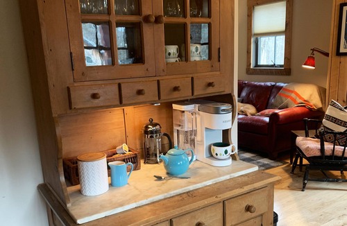 Austerlitz Cabin | Fog Hill Cabin is a peaceful retreat set in a forest landscape. Stargazing Bliss