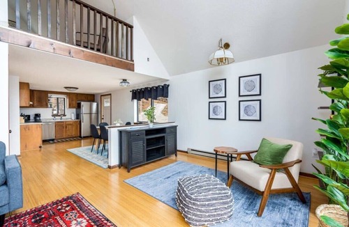 Ridgeway Ski Chalet | Forest 2BR chalet w/hot tub & backyard