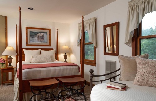 Millboro Springs Cabin | Fort Lewis Lodge