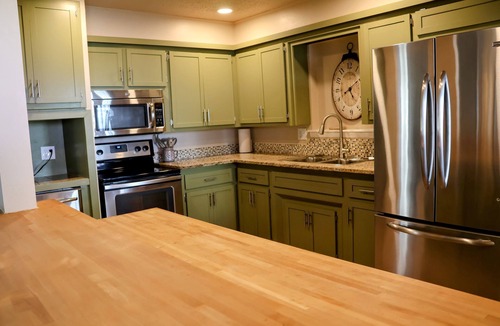 Crowder House | Four bed, three bath retreat located in Crowder, OK on beautiful Lake Eufaula