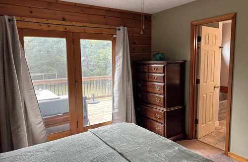 Merrimac Cabin | Four bedroom log cabin, less than 5 miles to Lane Stadium!