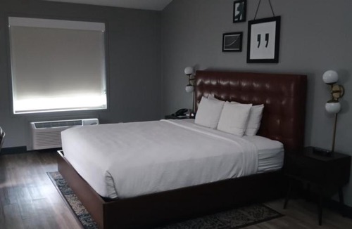Arlington Hotel | Four Points by Sheraton Dallas Arlington Entertainment District