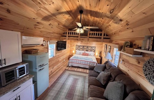 Berkeley Springs Cabin | Fox Burrow @ Timber Ridge Retreat