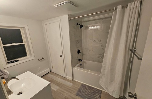 Taftville Apartment | FOXWOODS/MOHEGAN SUN WITHIN 10 MINUTES Charming 3-Bdrm 2-Bath and Office.