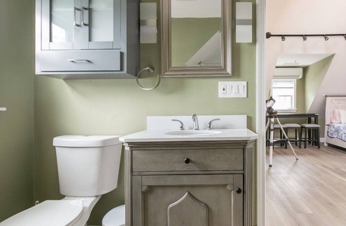 Roxbury Apartment | Franklin Park Zoo near