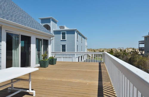 Fenwick Island Condo | FREE DAILY ACTIVITIES INCLUDED! 3 bedroom 3.5 bath unit in the Shoals that sleeps 6