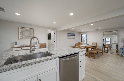 Sandpiper Pines House | Free Linens & Cleaning - Cleveland Cove